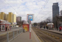Zdjęcie archiwalne: Przystanek Zajezdnia Wola 04 (z dawną nazwą DT Wola) (wiata typu „Adpol”) (2011)