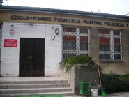 Gallery-79212996-500x500.jpg (51 KB) Główne wejście szkoły