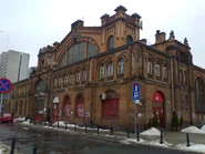 HalaG2.jpg (902 KB) Wejście do hali od strony placu Żelaznej Bramy współcześnie