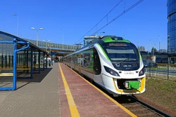 Pociąg  na przystanku Warszawa Służewiec ()