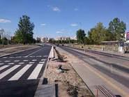 Nowa ulica i tzw. "wąskie gardło" (po prawej) przy Hospicjum Onkologicznym