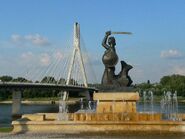 Syrenka02.jpg (868 KB) Pomnik po renowacji i wycięciu drzew