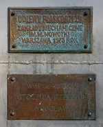 Tabliczki na pomniku
