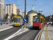 11 września 2009: Tramwaje na otwartym po remoncie przystanku Metro Ratusz Arsenał