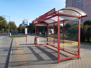 Przystanek Kołowa 04.jpg (4,38 MB) Przystanek nr 04 (2020, wiata typu "zielony")