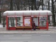 Metro Świętokrzyska 03.jpg (730 KB) Przystanek nr 03 (2007) – wiata typu "Adpol"