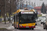 Solaris Urbino 18 electric, podczas testów na trasie linii 503. Jako ciekawostkę można dodać, że pierwszy raz podczas testów w Warszawie wykorzystywane są tzw. profesjonalne tablice rejestracyjne - zielone znaki na białym tle.