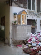 Nieistniejąca dziś kapliczka w podwórku kamienicy