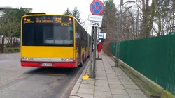 Autobus  na linii 514 na tymczasowej pętli  ()