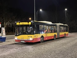 Autobus  na linii  na pętli   ()