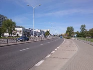 KEN aleja na Mokotowie.jpg (6 MB) Przystanek Bacha 02 – zatoczka autobusowa latem