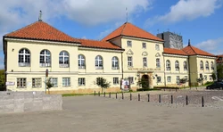 Arsenał (3)