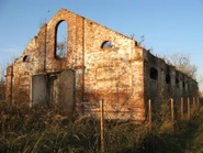 Ruiny stajni przy Moczydłowskiej (budynek wschodni w 2008 roku)