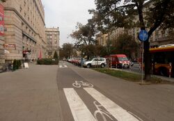 Ścieżka rowerowa wzdłuż 