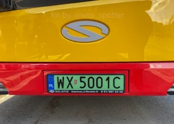 Specjalna tablica rejestracyjna dla samochodów elektrycznych na autobusie Solaris Urbino 18 electric 5870.