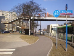 Ścieżka rowerowa wzdłuż 