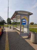 Piastów Śląskich 03 (by Kubar906).jpg (4,25 MB) Przystanek Piastów Śląskich 03 (wiata typu „Budotechnika”) (2018)