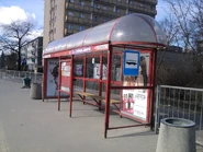 Przystanek nr 02 (2013, wiata typu „Adpol”)