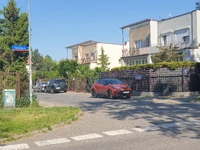 Kartezjusza-Mendelejewa (by Kubar906).jpg (4,78 MB) Skrzyżowanie z ul. Mendelejewa (2021)