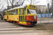 Tramwaj linii 33 wyjeżdża z pętli Kielecka (2012)