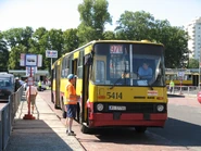 Autobus Ikarus 280.37A na linii 970 na pętli Powązki-Cmentarz Wojskowy, 01.08.2008