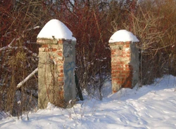 Wirażowa (ruiny bramy)