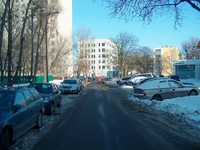 ul. Orzycka zimą (widok ze skrzyżowania z Tuchlińską w kierunku al. Lotników) (2010)