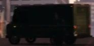 La camioneta en otro trailer.