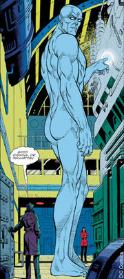Rorschach meets a gigantic Doctor Manhattan