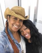 BTS of Regina King and her Make Up Artist