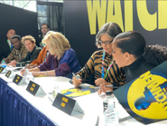 Autograph Signing Watchmen NYCC 2019 02