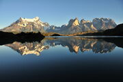 Torres del Paine desde Lago Grey