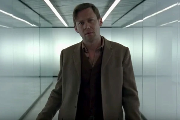 Уильям на входе в парк