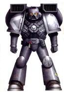 Szturmowy Marines Kruczej Gwardii w pancerzu mark VII