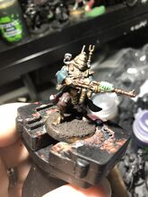 Mjorn Skitarii Vanguard carrying a Radium Carbine