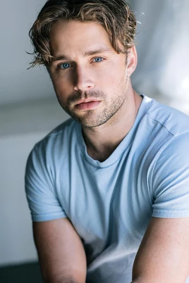 Max Lloyd-Jones | When Calls the Heart Wiki | Fandom