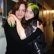 Billie-eilish-with-her-mom-maggie-baird-at.jpg (258 KB)