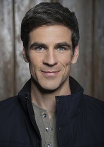 Eddie Cahill - Wikipedia