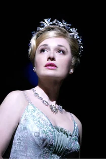 Dianne Pilkington (Glinda) in WICKED photo by Tristram Kenton