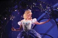 Helen Dallimore Glinda