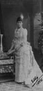 1886-ella-wearing-a-bustle-2