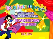 TVSeries2Disc4-SpecialFeaturesMenu.jpg (74 KB) Special Features menu (Background music: Go Captain Feathersword, Ahoy!)