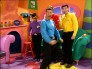 The Non-realistic Wiggles in "History"