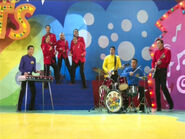 The Wiggles and Wiggly Dancers in promo picture #2 from The Bricklayers Song