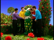 Movement33.jpg (62 KB) The Wiggles Comforting Dorothy in Movement
