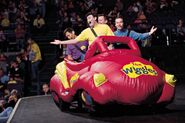 2001 live (The Wiggles' 10th Birthday Tour)