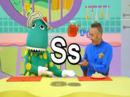 Anthony and Dorothy presenting the letter S