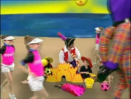 HavingFunattheBeach(1999)25.jpg (61 KB) Emma