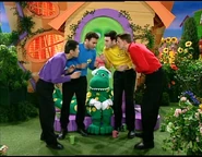 AtPlay64.jpg (71 KB)