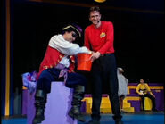 Murray and Captain in The Wiggles Big Show